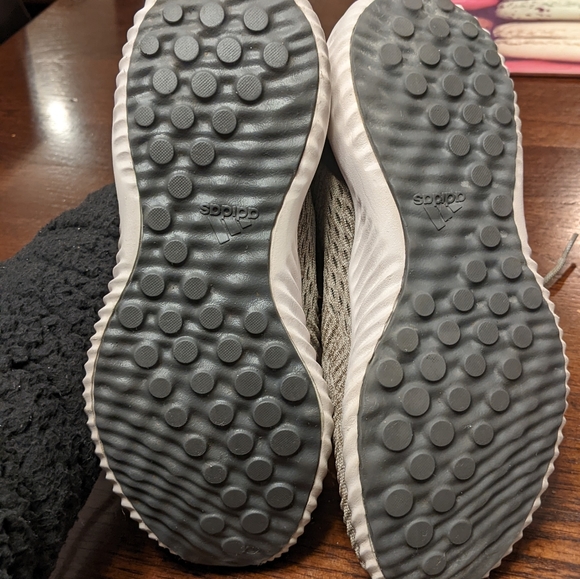 Adidas Women’s Alphabounce Sneaker Size 6.5 - Picture 5 of 6